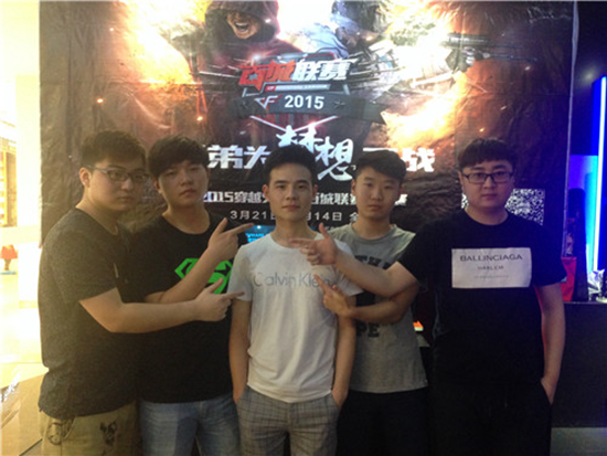 上海Major开幕阶段：谁的作业被撕了？FQ 13-6 COL获得首场胜利