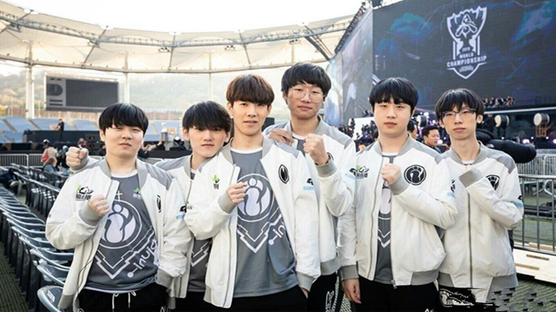 lmbt 与 STYKO 和 oskar 组建了一个新团队。