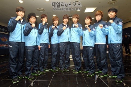 关泽源观看了 cvMax 加入 JD Gaming ：我想看看老麦如何管理 Ale 和老勋。最受期待的一集